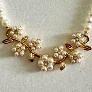 New Pearl design necklace and Earrings set